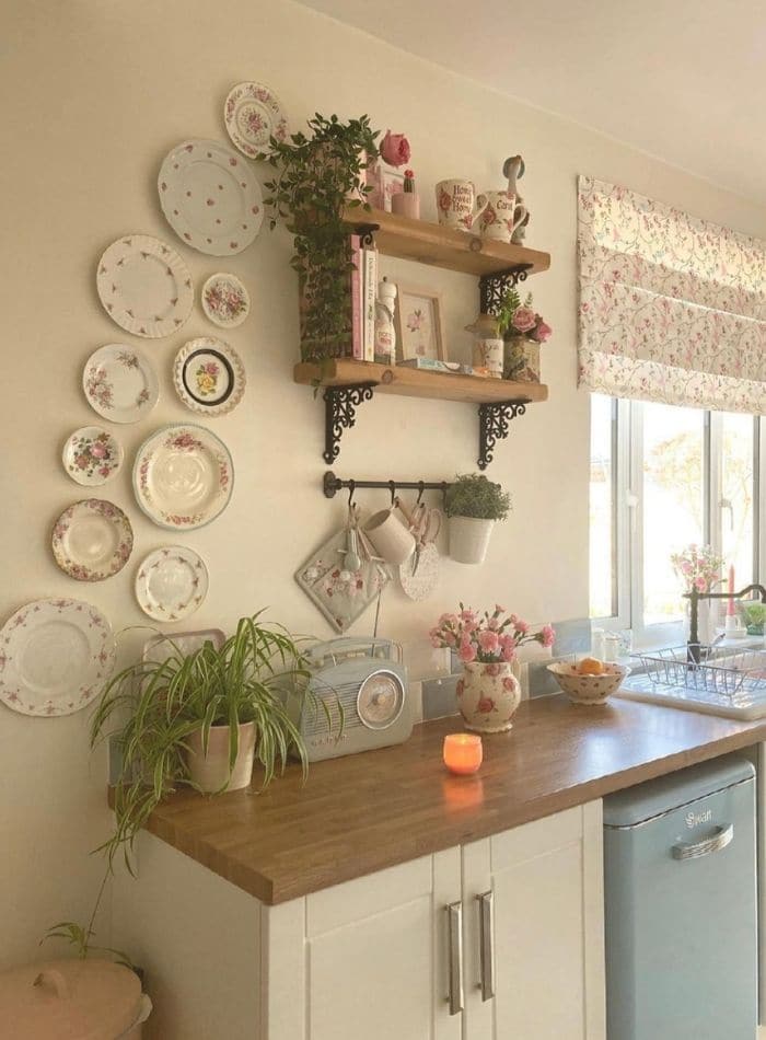 Cottage core decorating ideas in a kitchen