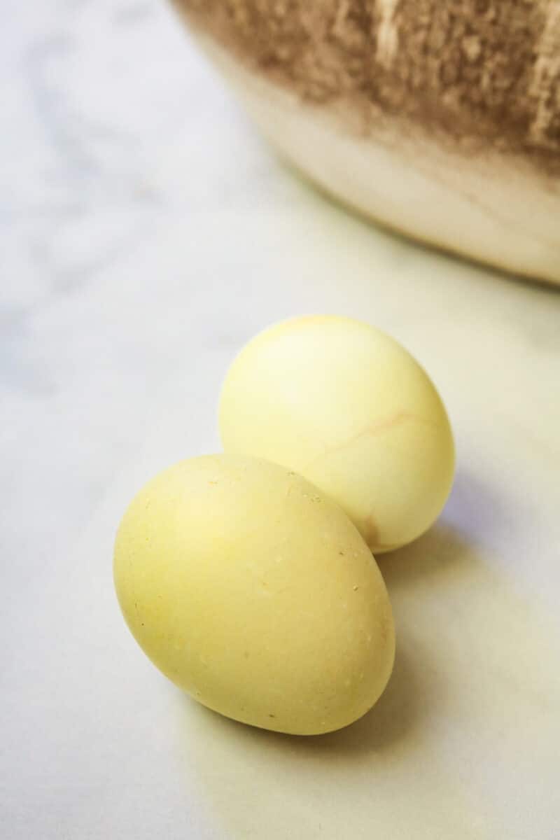 How to dye Easter eggs yellow naturally using Turmeric