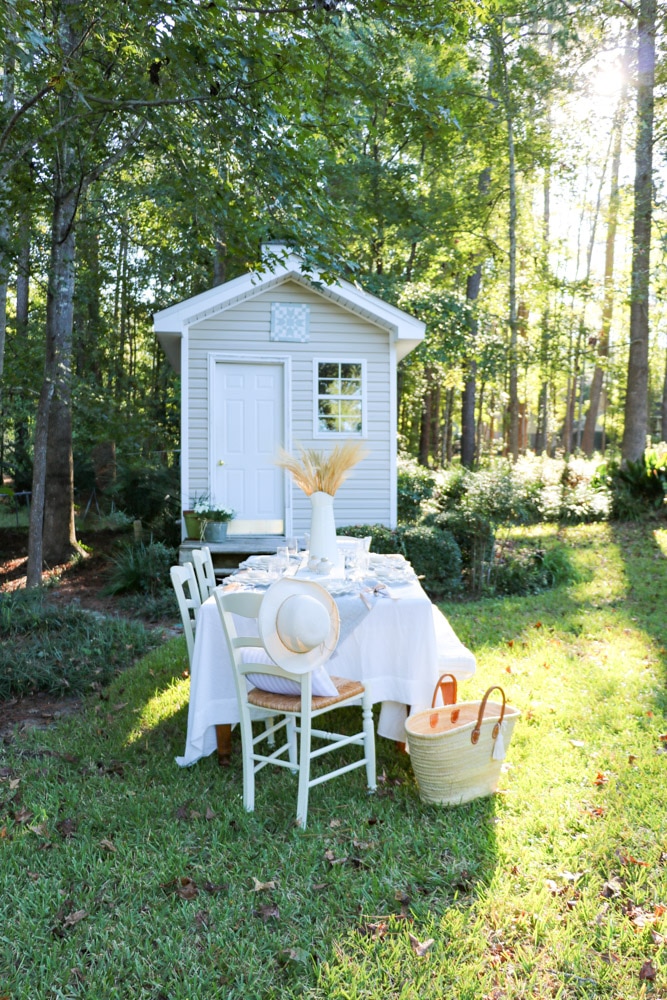 Thanksgiving dinner table ideas for outdoors