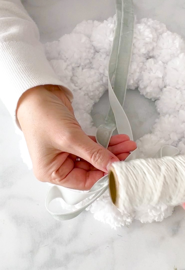 How to tie a droopy ribbon
