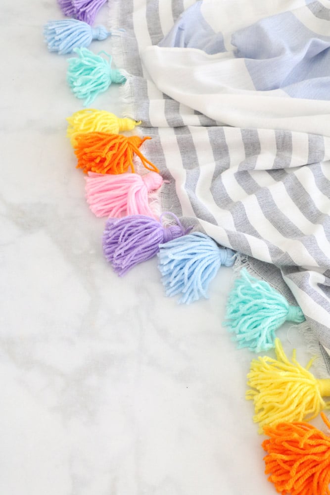 How to make yarn tassels for a tassel blanket