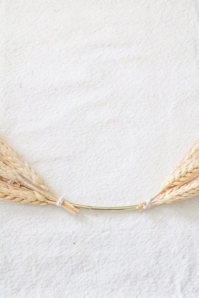 Dried wheat wreath DIY minimalist 